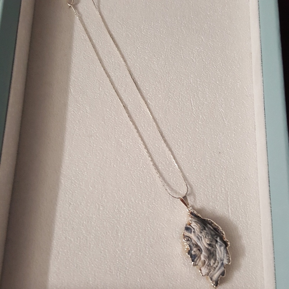 Reversible necklace